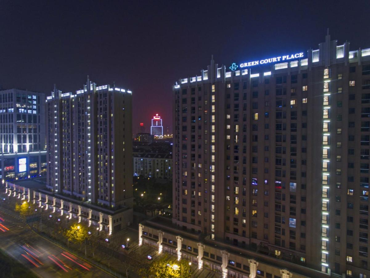 Court Place Jingqiao Middle Ring * Shanghai