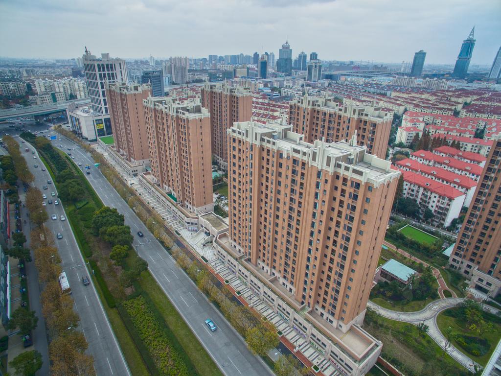 Court Place Jingqiao Middle Ring * Shanghai