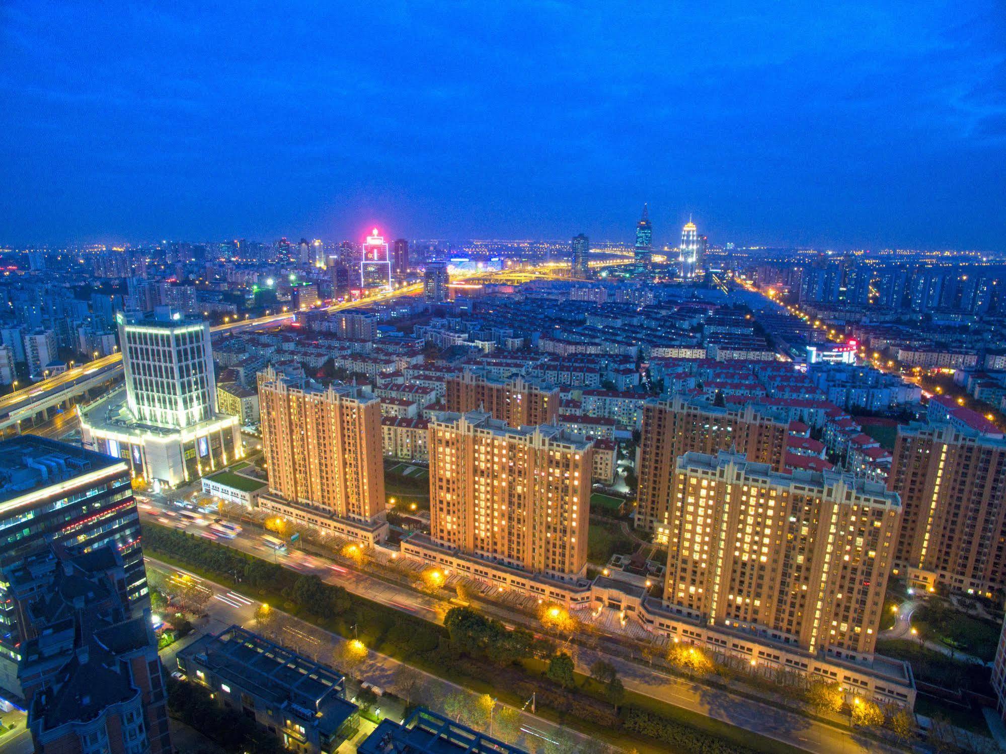 Court Place Jingqiao Middle Ring Appartement *